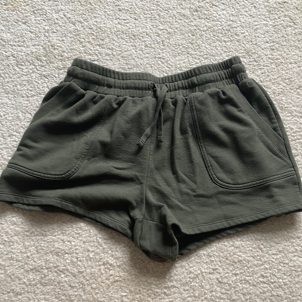 green sweat shorts dsg